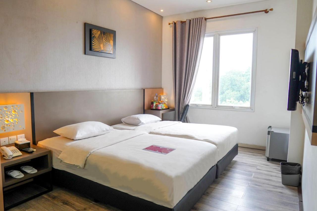 Oak Tree Urban Hotel Jakarta Exterior photo