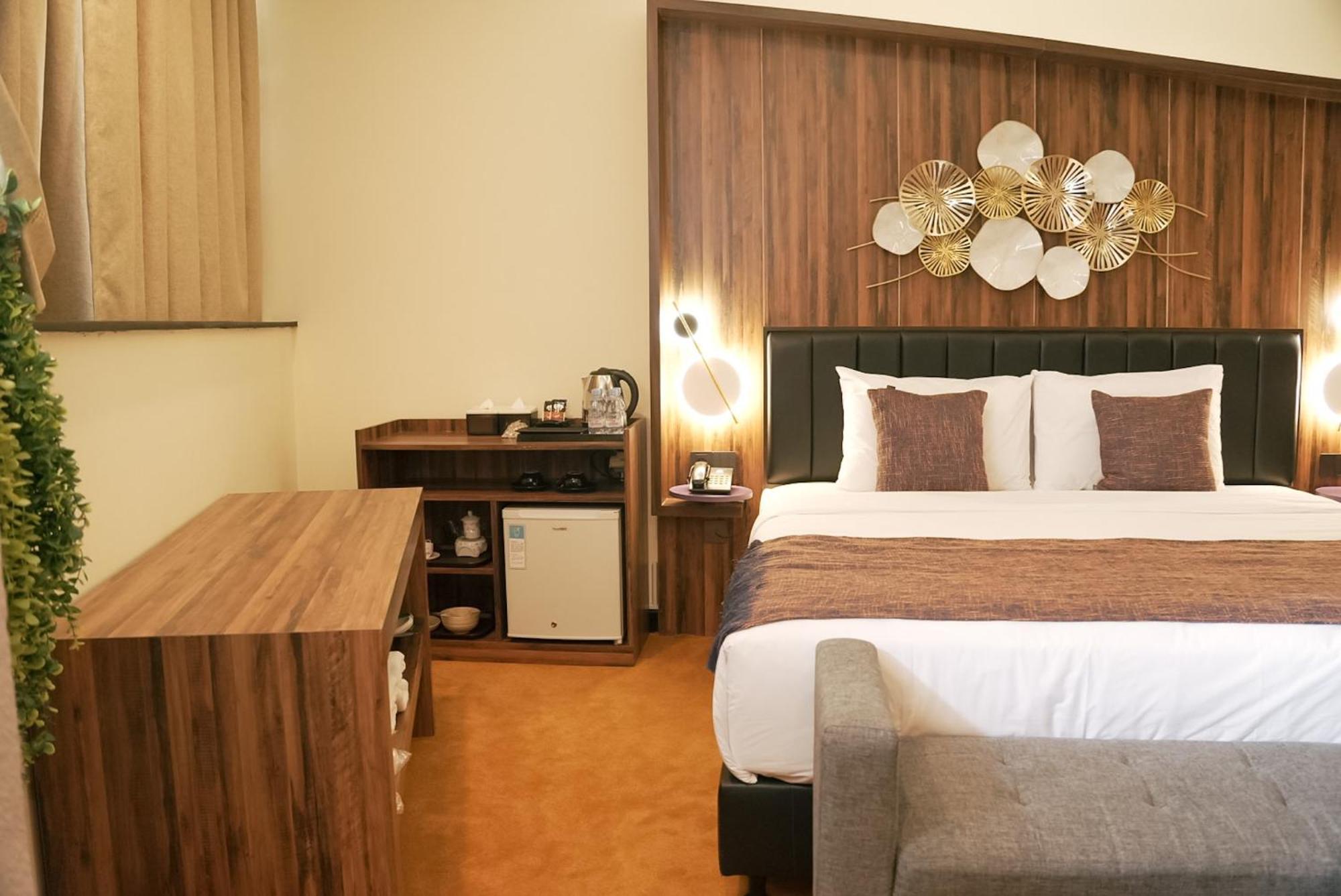 Oak Tree Urban Hotel Jakarta Exterior photo